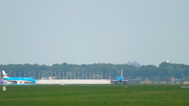 Klm Cityhopper vor Abfahrt 175 km / h beschleunigt — Stockvideo