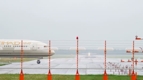 Etihad Boeing 787 Dreamliner en rodaje — Vídeos de Stock