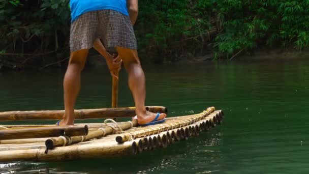 Bamboo rafting v Khao Lak — Stock video