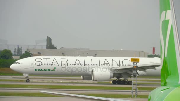 Verkeer in Suvarnabhumi Airport — Stockvideo