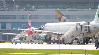 Yolcu uçağa binmeden