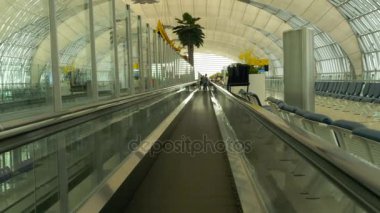 Travelator Bangkok airport Terminal