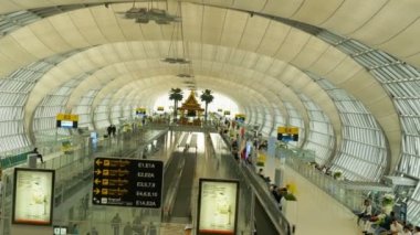 Travelator Bangkok airport Terminal