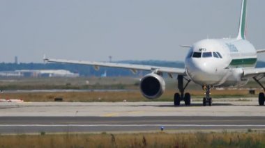 Kalkıştan önce uçak