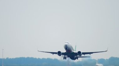 Transavia Boeing 737 kalkış