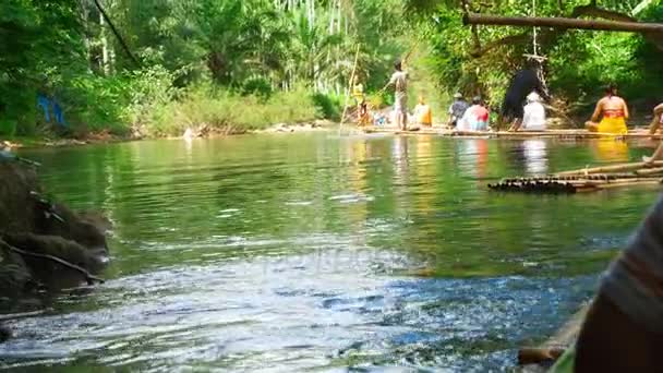 Bamboe raften in Khao Lak — Stockvideo