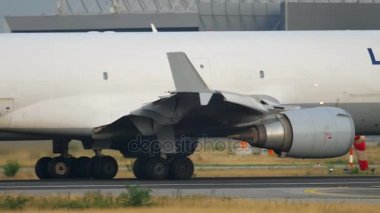 Lufthansa kargo Md-11 Taksilemek
