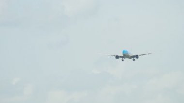 KLM Boeing 777 inişi