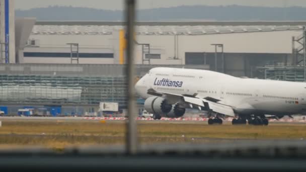 Flugzeug landet in Frankfurt — Stockvideo