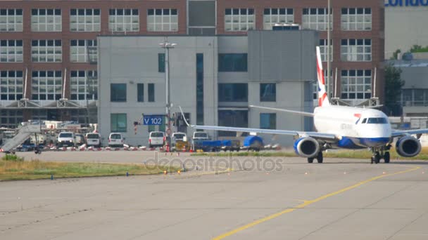 Embraer ERJ-190 rodaje — Vídeos de Stock