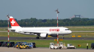 İsviçre Uluslararası Havayolları Airbus A320 önce hareket