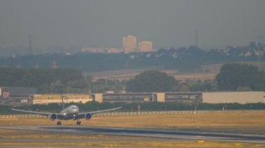 Boeing 777 açılış