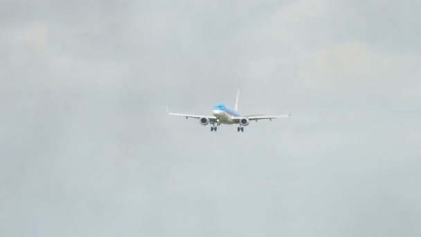 KLM Cityhopper Embraer 190 aterragem — Vídeo de Stock