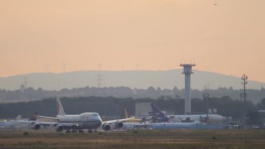 Hava Çin Boeing 747 kalkış