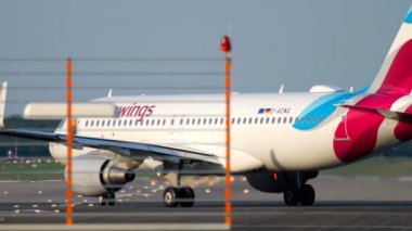 Uçak başına Taksilemek