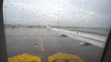 Gidiş daha önce Yağmurlu hava