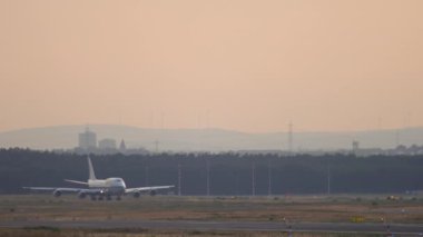 Hava Çin Boeing 747 kalkış