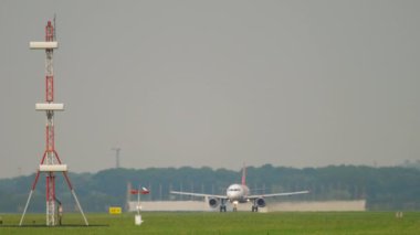 EasyJet Airbus 319 kalkış
