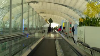 Travelator Bangkok airport Terminal