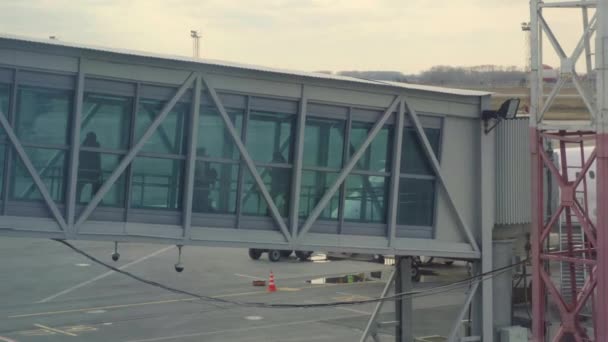 Аэропорт Jetway terminal — стоковое видео