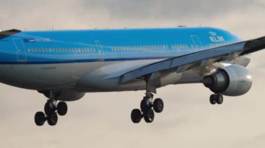 KLM Airbus A330 açılış