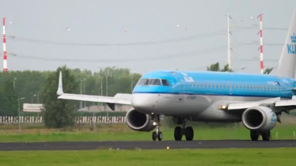 KLM Cityhopper Embraer 190 lądowanie — Wideo stockowe