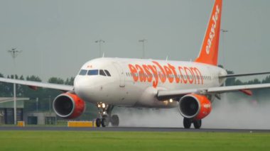 EasyJet Airbus 320 hızlandırmak