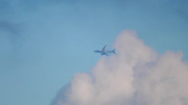 TUI Boeing 787 Dreamliner sinek tırmanış