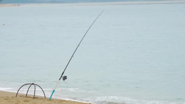 Spinning på stranden — Stockvideo