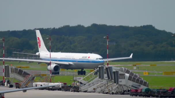 空気中国のエアバス a330 型機のタキシング — ストック動画