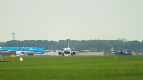 KLM Boeing 737 salida — Vídeos de Stock