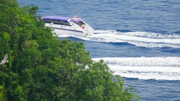 Sürat tekneleri yaklaşımlar beach Similan Adaları — Stok video