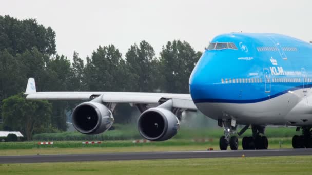 KLM Boeing 747 antes de la salida — Vídeos de Stock