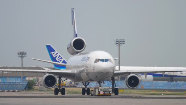 Tráfico en el aeropuerto de Frankfurt — Vídeo de stock