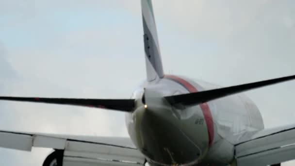 阿联酋波音777着陆 — 图库视频影像