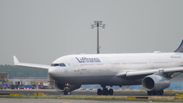 Airbus A330 rodaje antes de la salida — Vídeos de Stock