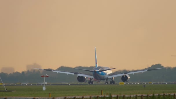 TUI Fly Boeing 787 Dreamliner — стоковое видео