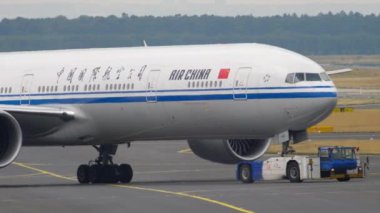 Boeing 777 servis dışı.