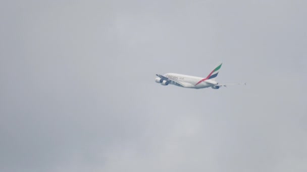 Emirates Airbus A380 avgång — Stockvideo