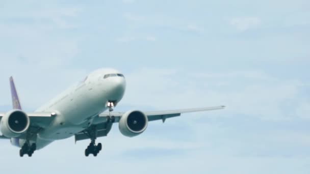 Avião Boeing 777 pouso — Vídeo de Stock