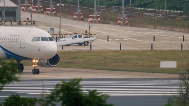 曼谷航空空客 320 滑行 — 图库视频影像