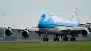 KLM Boeing 747 hızlandırmak