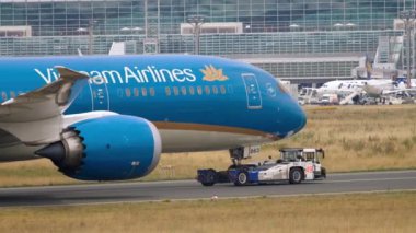 Boeing 787 hizmetten çekme