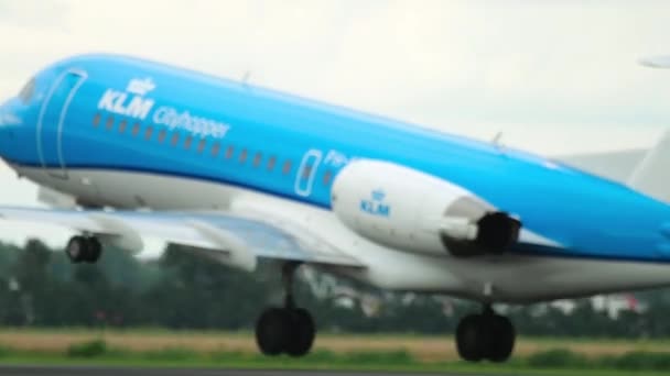 KLM Cityhopper Fokker 70 salida — Vídeos de Stock