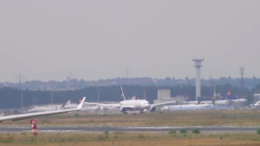 Birleşik Boeing 777 kalkış