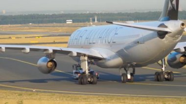 Airbus 340 servise çekme