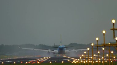 Uçak pist 18r açılış Polderbaan