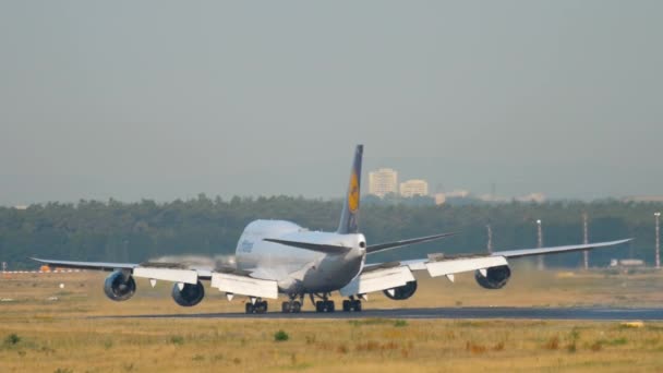 Repülőgép leszállása Frankfurtban — Stock videók