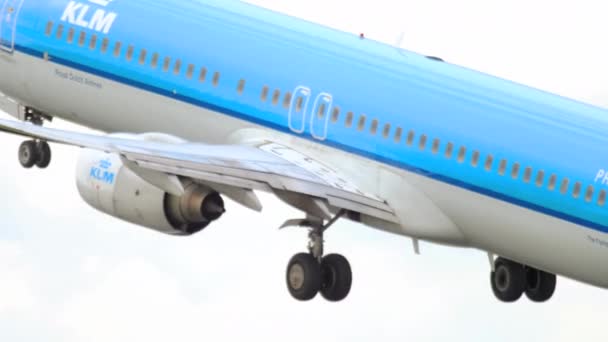 KLM Boeing 737 salida — Vídeo de stock