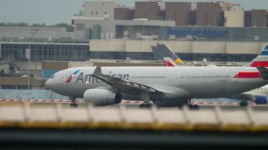 Amerikan Hava Yolları'nın airbus 330 kalkış